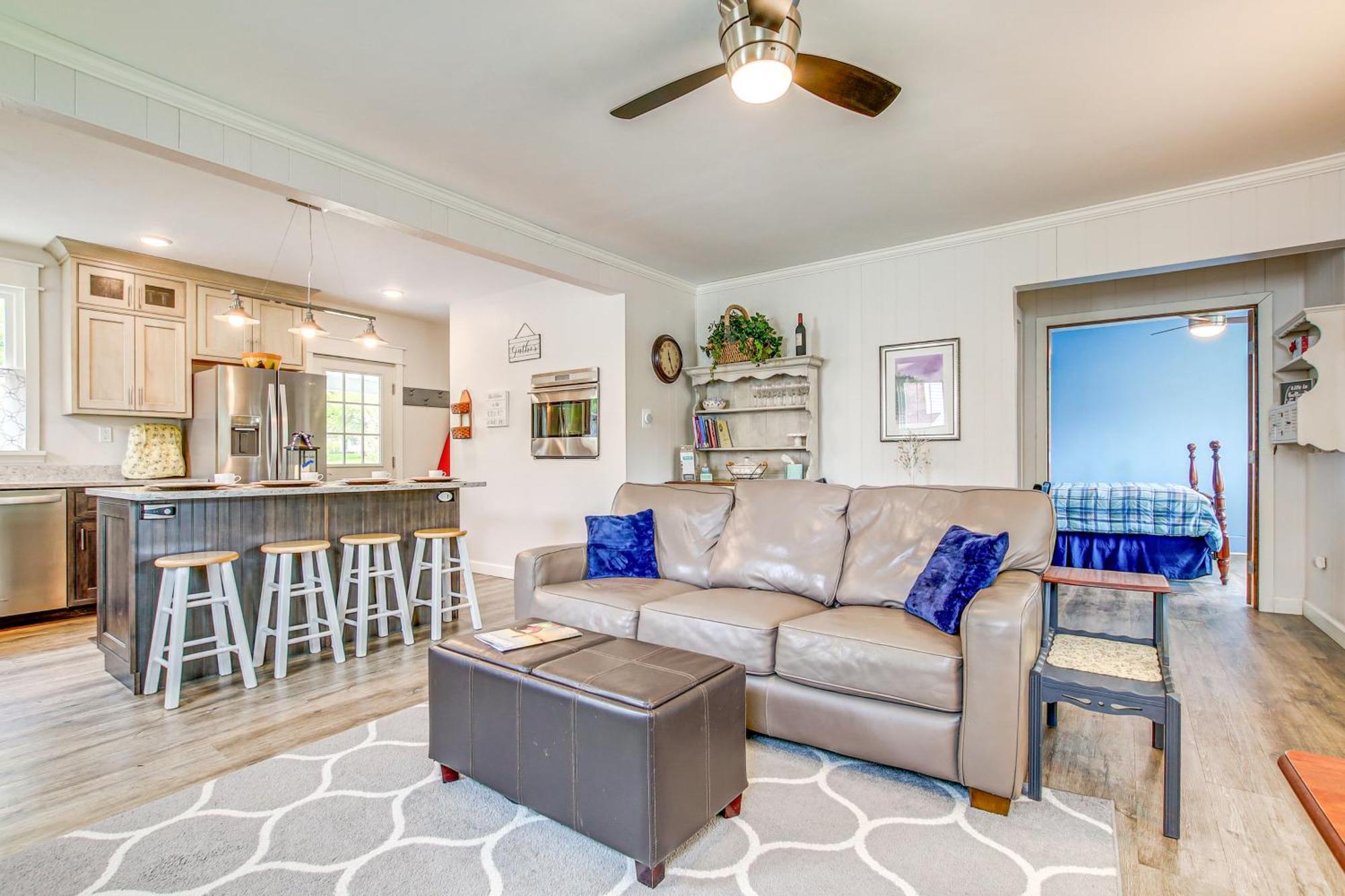 Lavish House With Patio - 2 Blocks To Green Lake! Exterior photo